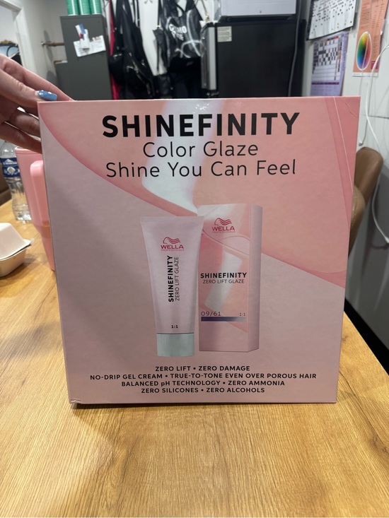 Wella Other - Wella Shinefinity Swatchbook
